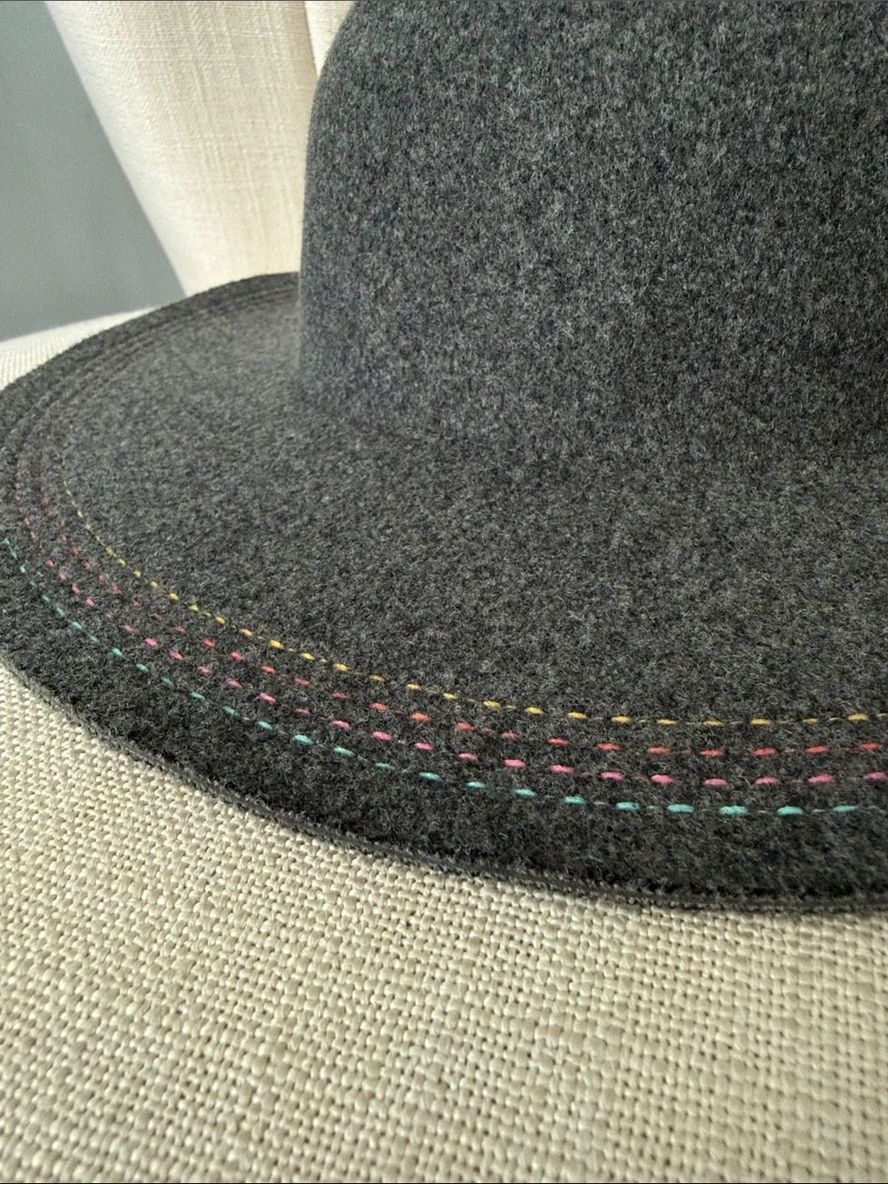 Toddler girl felted polyester dark GRAY wide brim hat rainbow stitching Target